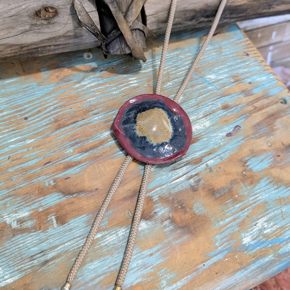 Vintage Unique Stoneware Bolo Tie with Red and Tan Accents - Picture 2 of 9